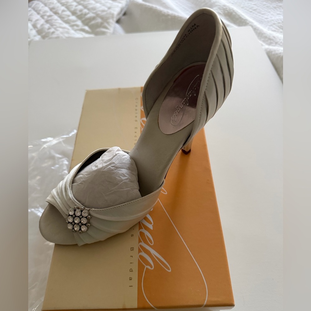 David's Bridal Ivory Open-Toe Heel with Crystal Brooch by Michaelangelo